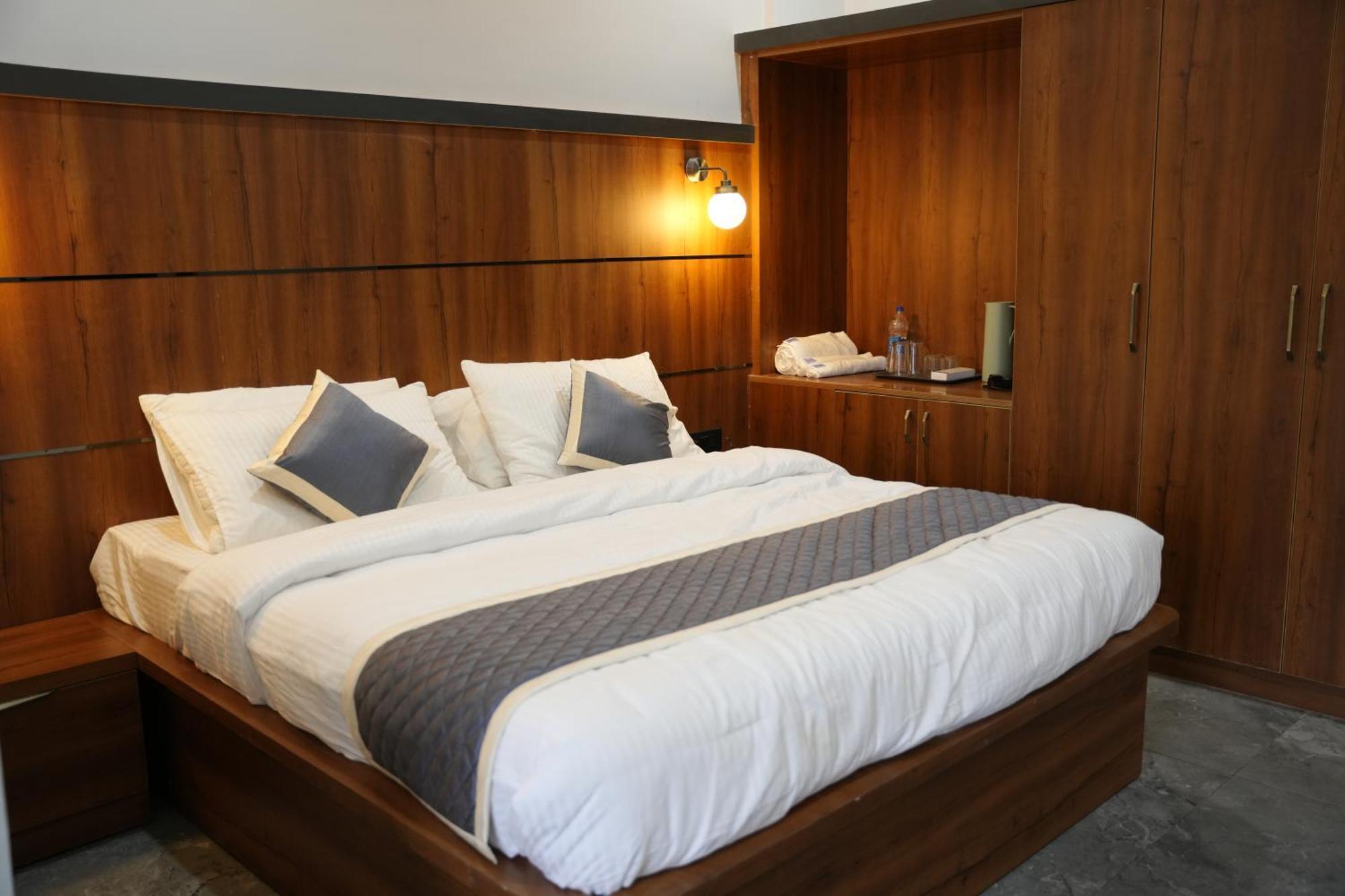 Sarvam Residency Hotel Sagar  Exterior photo